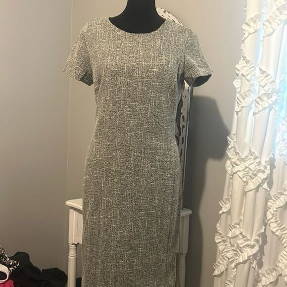 Banana Republic Dresses & Skirts - Banana republic women’s size 2 pencil dress B